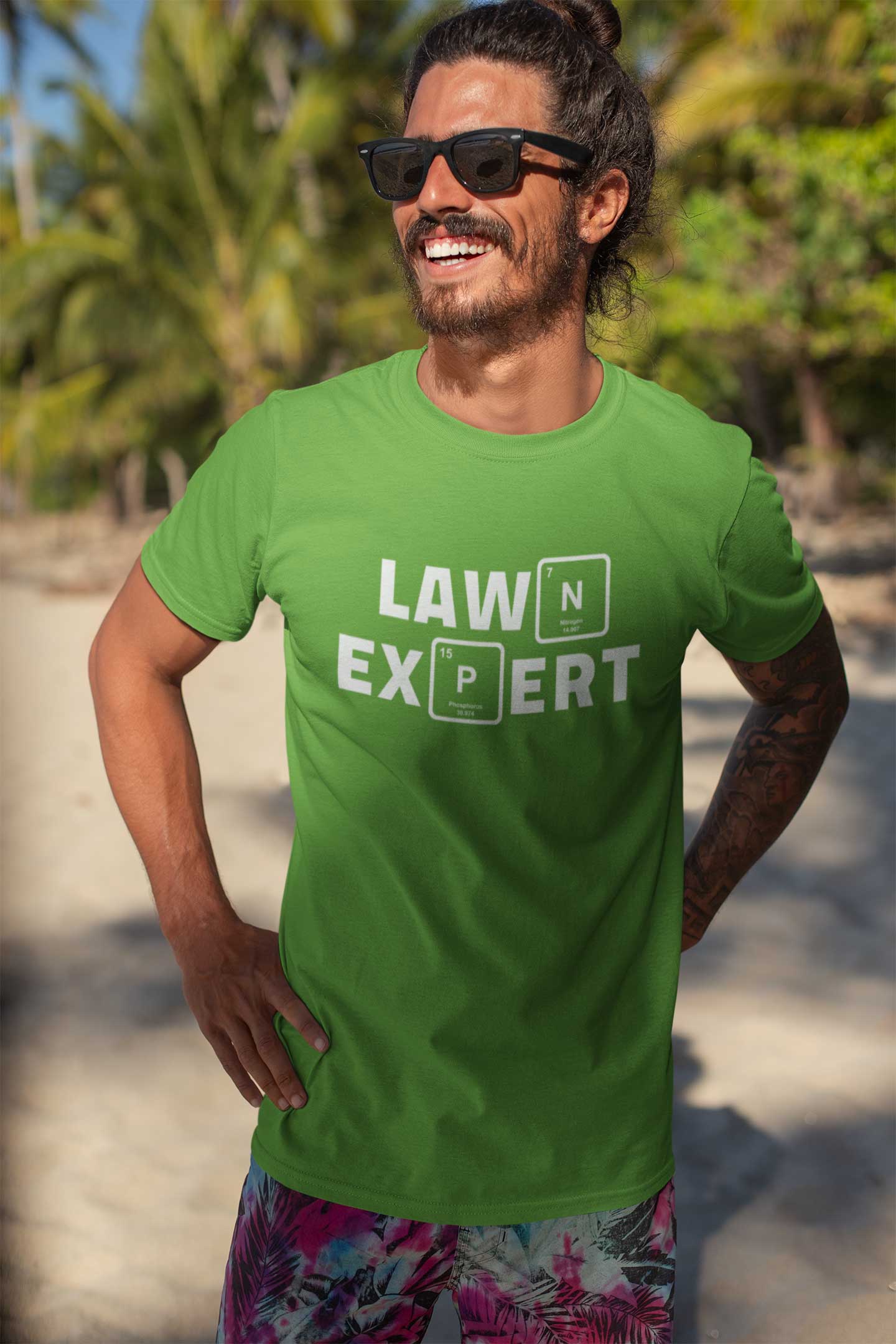 Are you a lawn expert in all things lawn chemistry? Show your pride of yard mastery with our Landscaper Apparel Lawn Expert T-Shirt